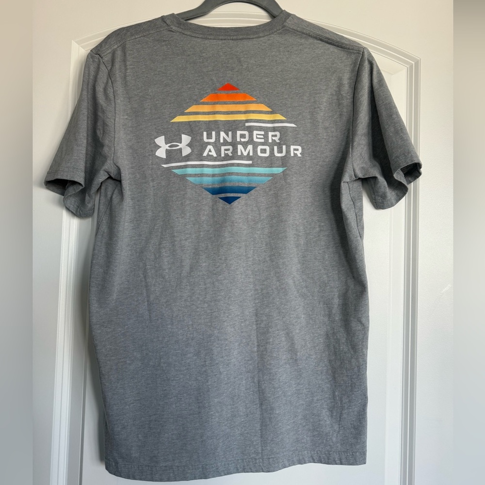 Men’s Under Armor tee, size small